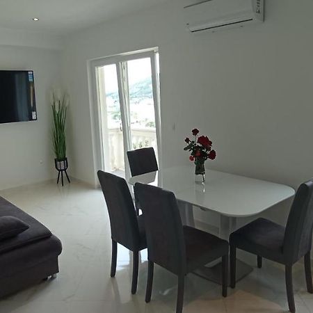 Apartman Stipan Омиш Экстерьер фото